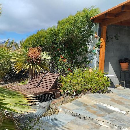 Beautiful Small Bungalow, Amazing Views And Garden Famara Esterno foto