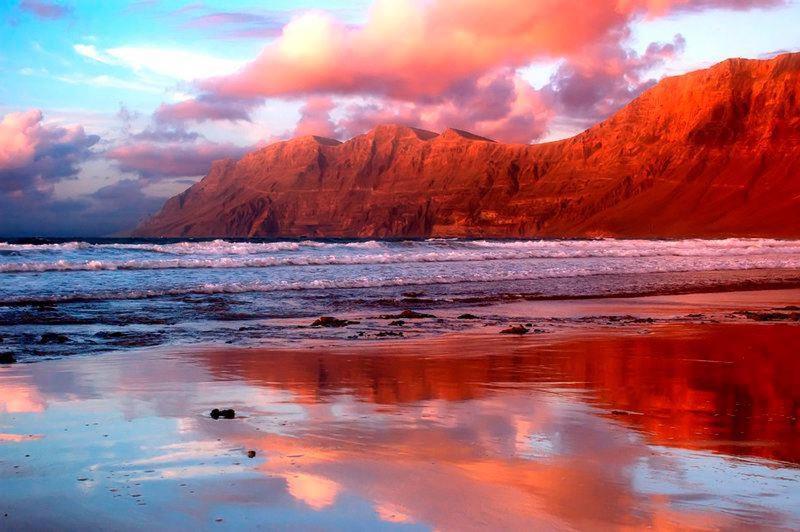 Beautiful Small Bungalow, Amazing Views And Garden Famara Esterno foto