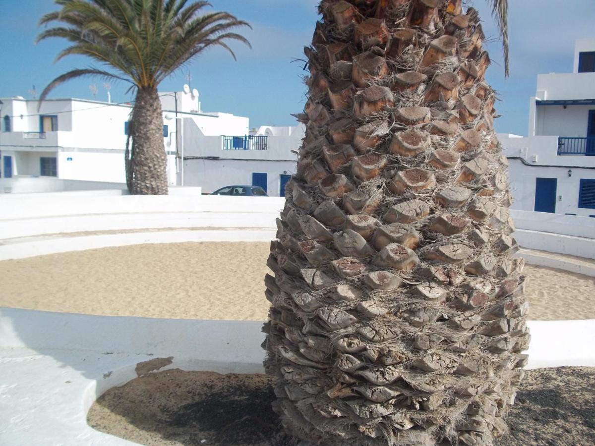 Beautiful Small Bungalow, Amazing Views And Garden Famara Esterno foto
