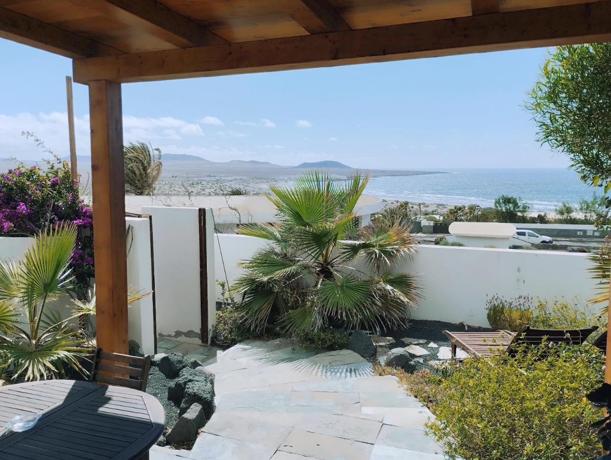 Beautiful Small Bungalow, Amazing Views And Garden Famara Esterno foto