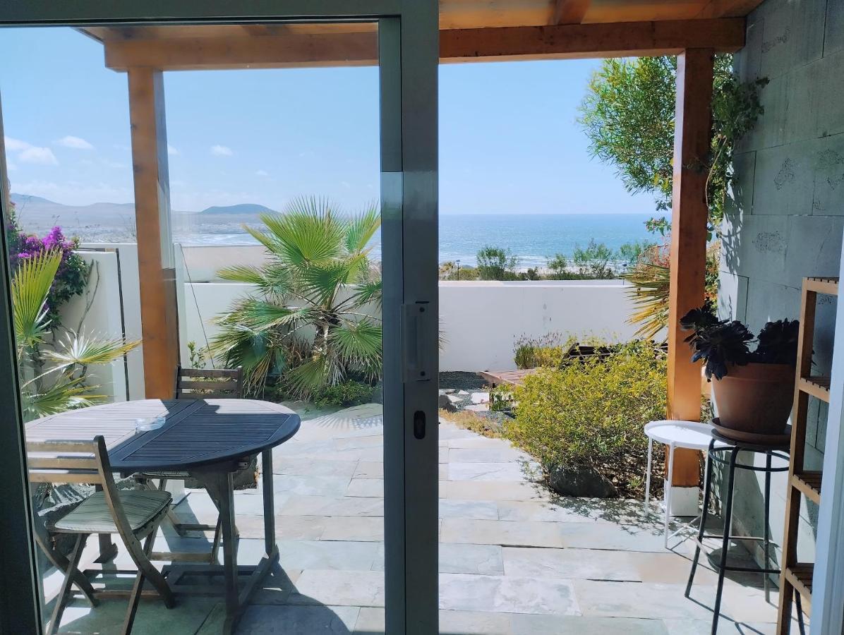 Beautiful Small Bungalow, Amazing Views And Garden Famara Esterno foto