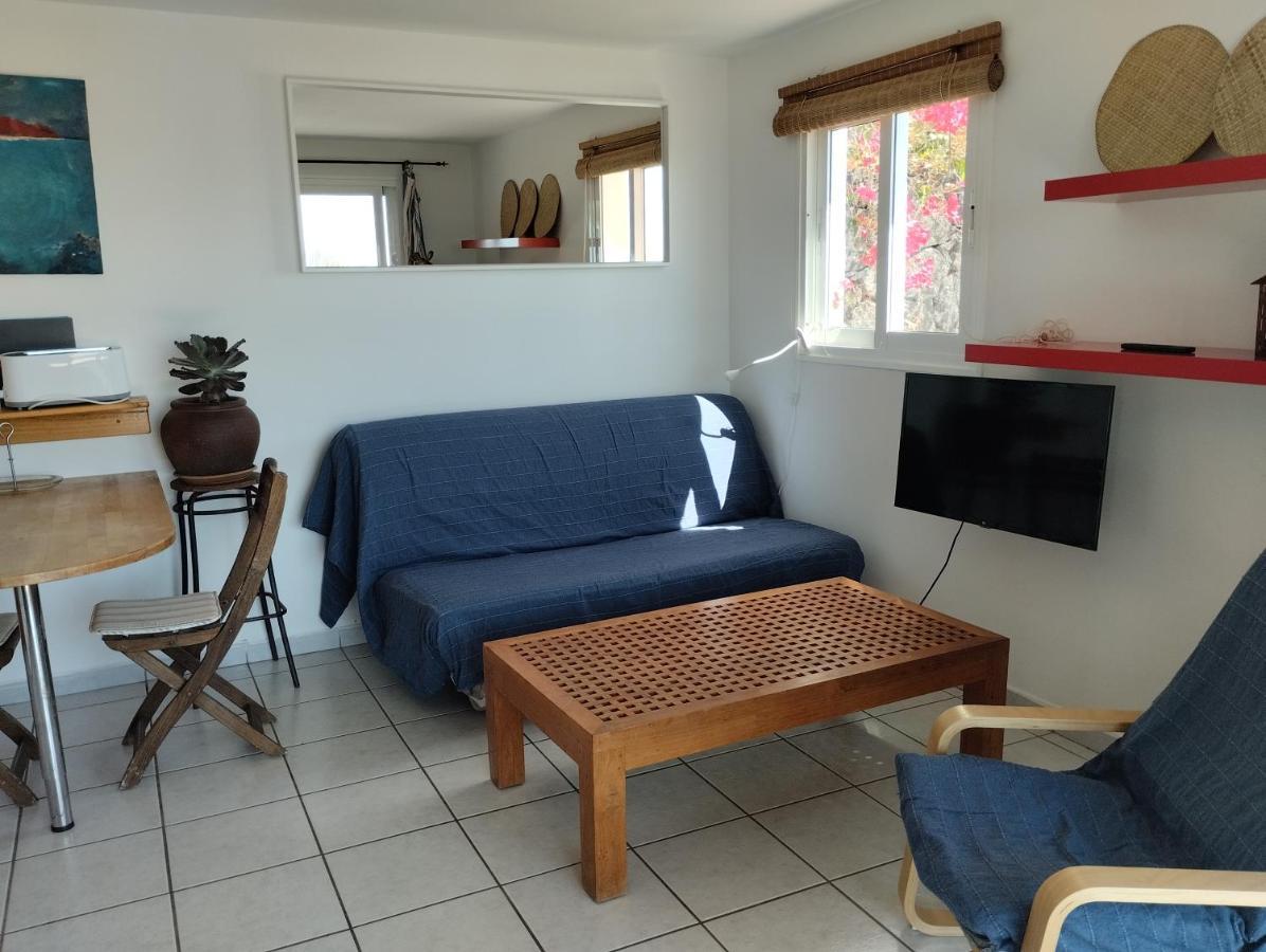 Beautiful Small Bungalow, Amazing Views And Garden Famara Esterno foto